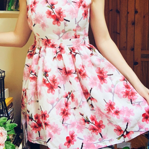 Cherry Blossom 🌸 Spring Dress ❤️ - Picture 2 of 2